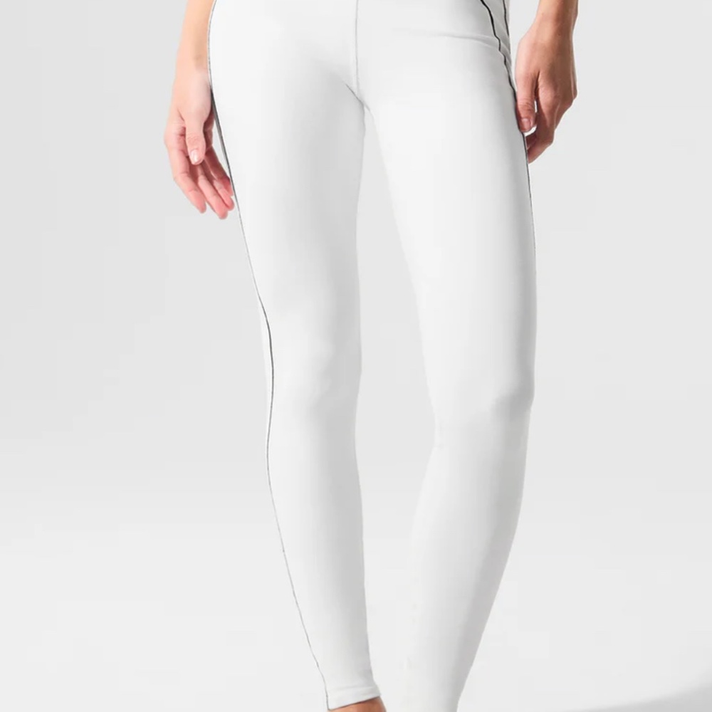ALO Yoga White High-Waist Leggings with Black Piping